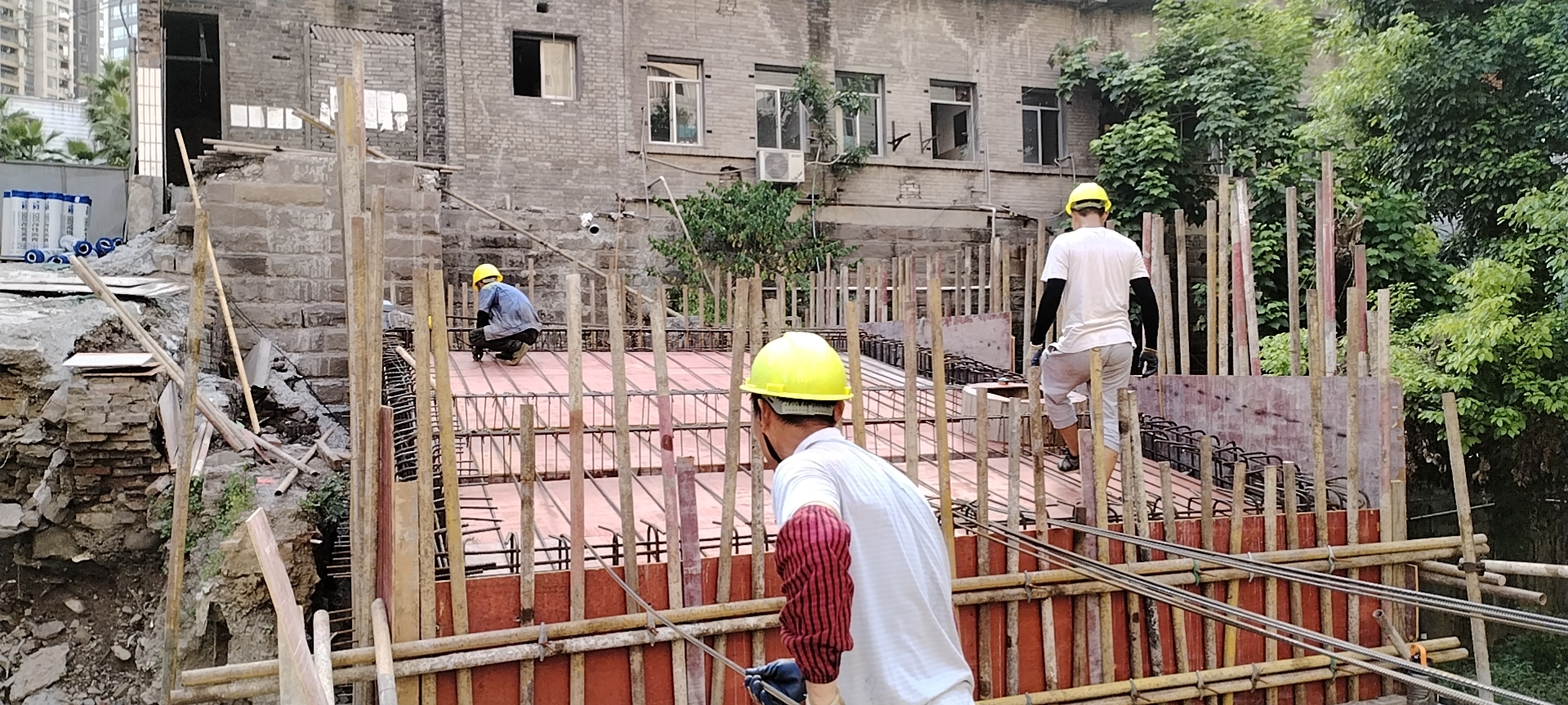 奮戰當“夏”丨團結一心戰酷暑 多點項目齊開花