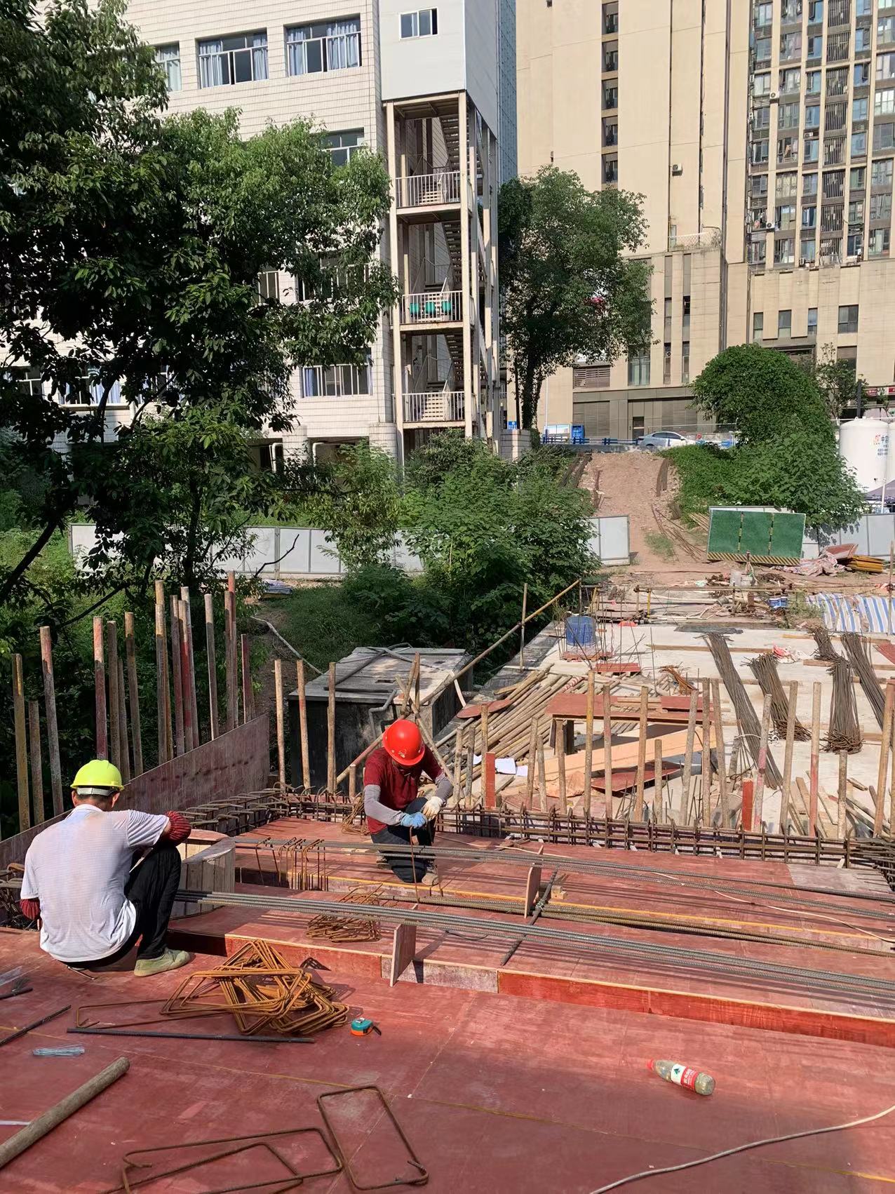 奮戰當“夏”丨團結一心戰酷暑 多點項目齊開花