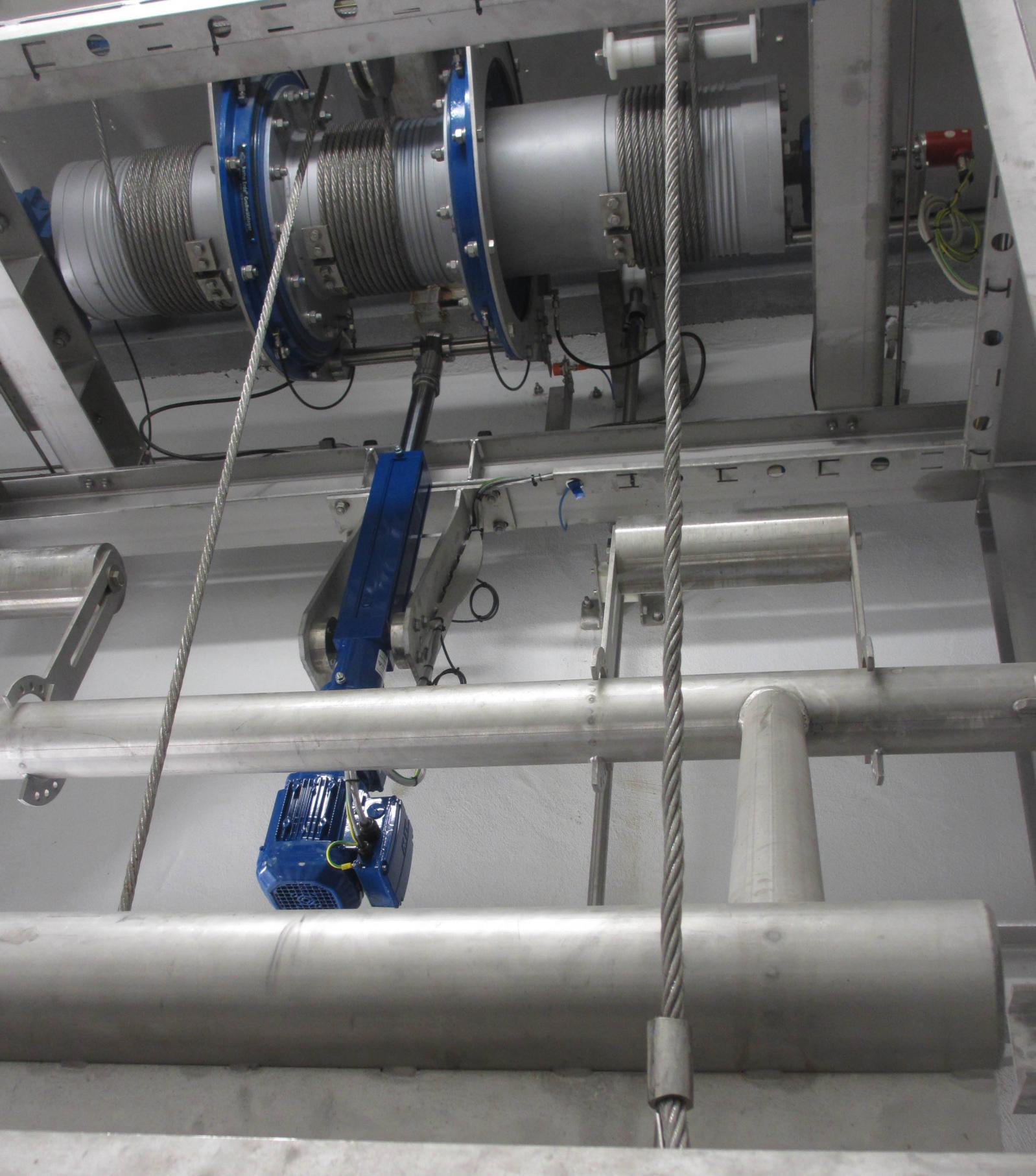 鋼絲繩牽引式格柵除污機(jī)